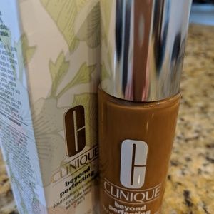 Clinique Beyond Perfecting foundation, #24 Golden